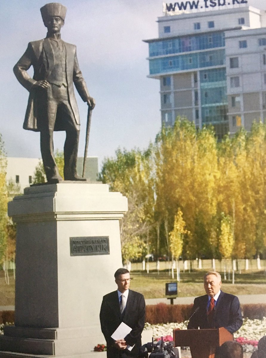 zorlu77's tweet photo. Kazakistan Cumhurbaşkanı Nazarbayev Başkent Astana'da Atatürk heykelinin açılışında:
"M. Kemal Atatürk'ün vasiyetini gerçekleştiriyoruz." https://t.co/THUUVXgnOm