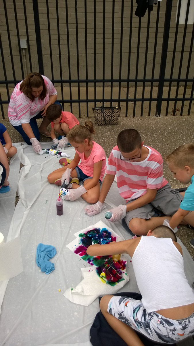GaylaBecker3's tweet photo. @Engage_CXO Tie dying in EVV for BYK2WD! https://t.co/hR2jlBko00