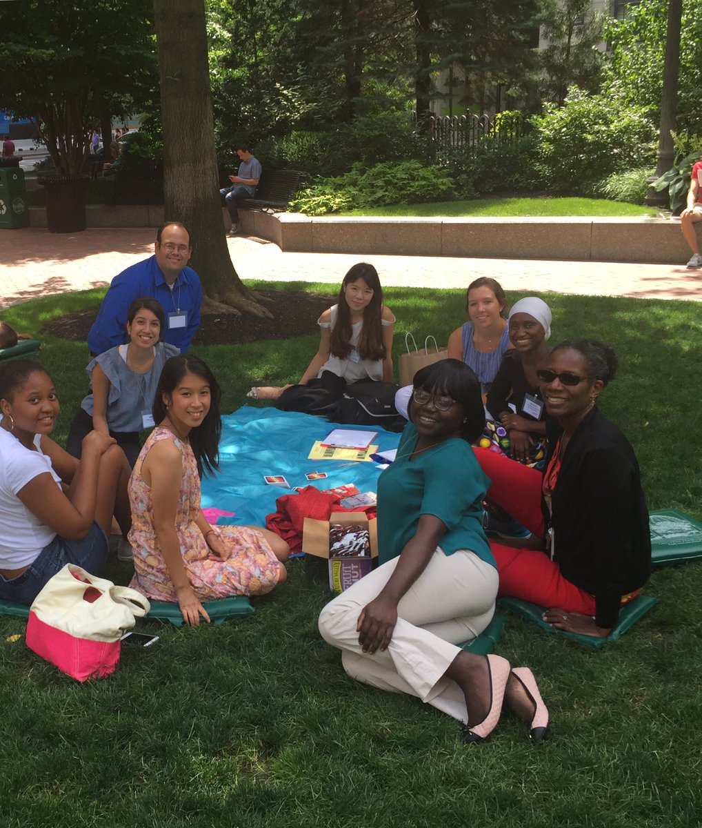 JeudyFran's tweet photo. Soak It all in @CareerCollab Sun. Conversation. Community🙂Happy Friday! https://t.co/peQXpqzMI0