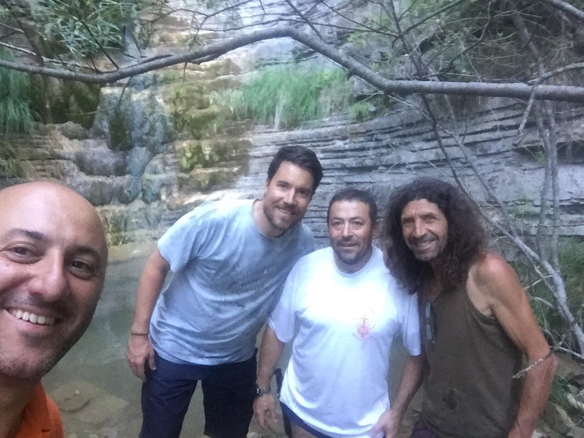 Un cascada nos da la vida!! Hasta el ultimo dia no se para!! Garantizando buen agua hasta el final.