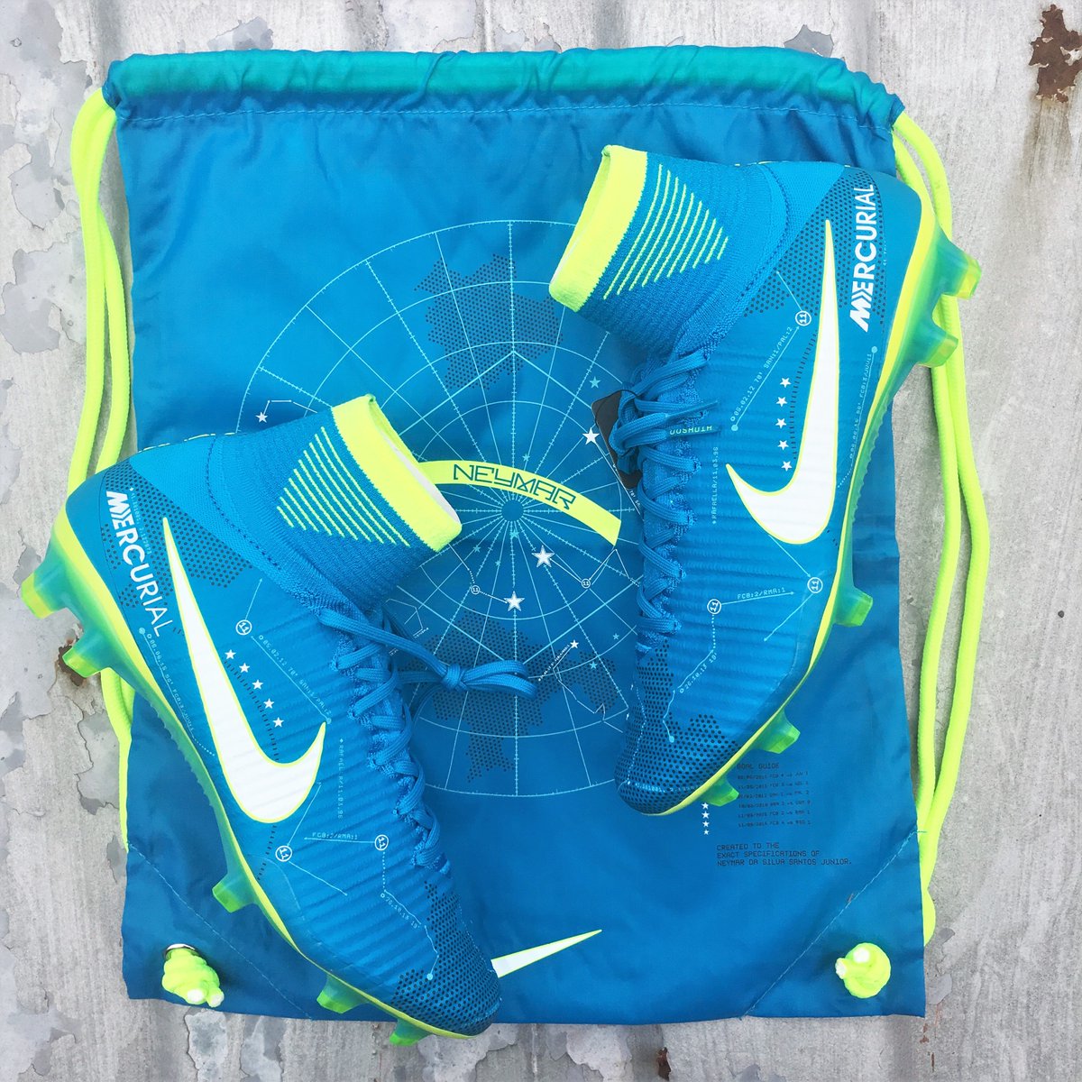 BestBuySoccer's tweet photo. New @neymarjr #BlueOrbit Superfly is the first signature mercurial for #NJR by @Nike https://t.co/csQtxgI5jb