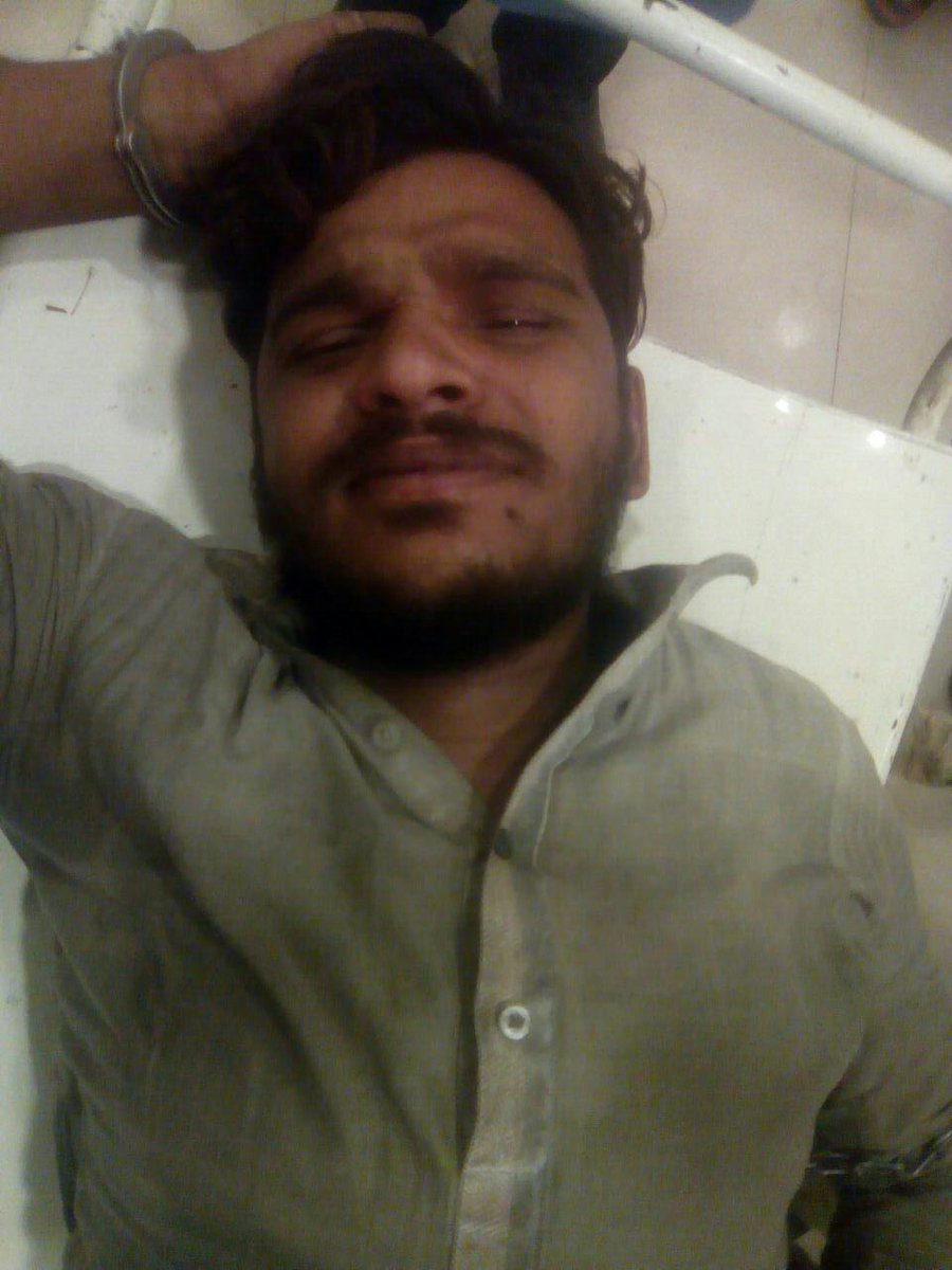 sspamjadhyd's tweet photo. دوران اسنیپ چیکنگ پھلیلی پولیس کا ڈاکوؤں سے مقابلہ ایک ڈاکو زخمی علی رضاولد عبدالجبار سکنه ساگر کالونی  30 بور پسٹل اور گولیوں سمیت گرفتار https://t.co/ikrVZAbt2f