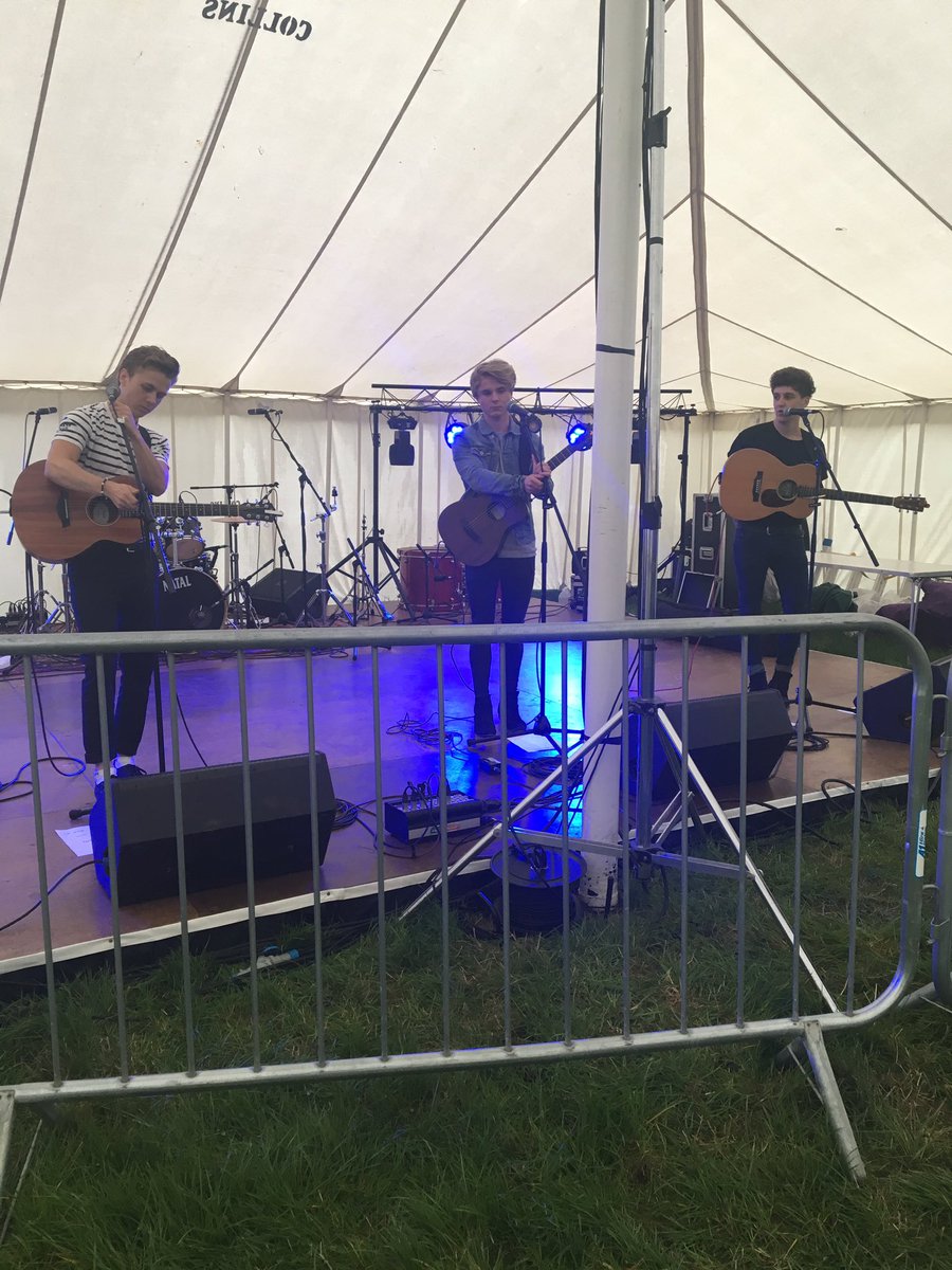 YellowBrickFest's tweet photo. @TheShades are getting ready to go - join us in the House Party Tent! https://t.co/FtYcR0nEbt