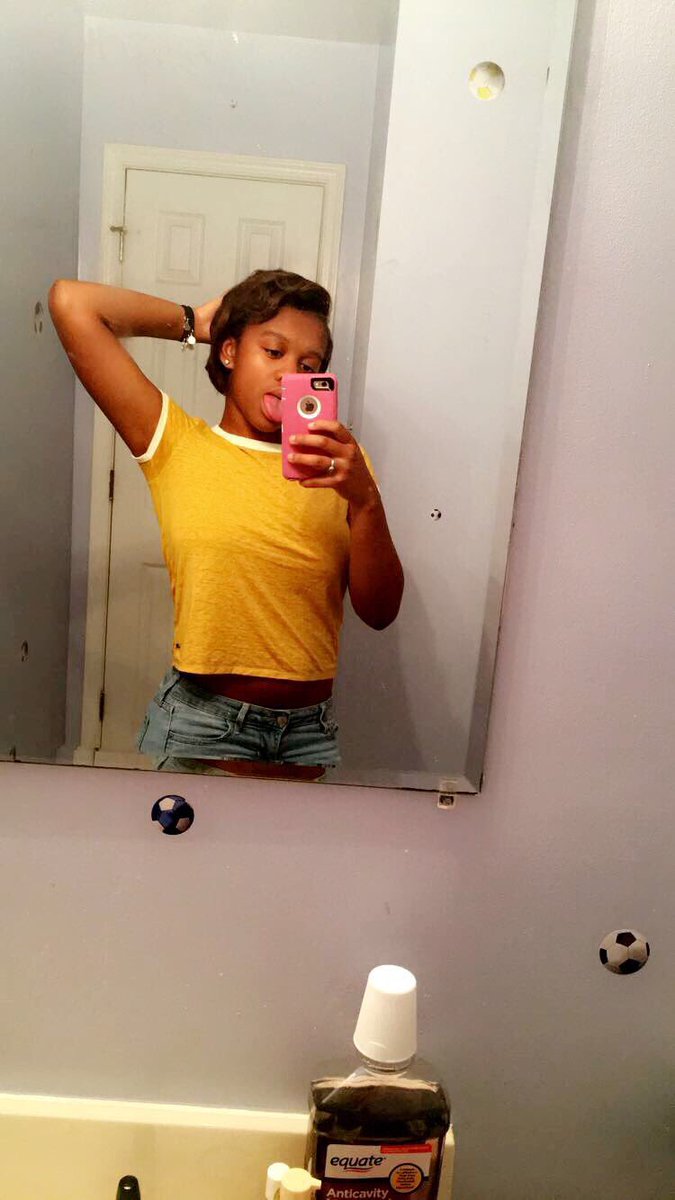 mpencile2's tweet image. porqué no los dos ✌🏽💛