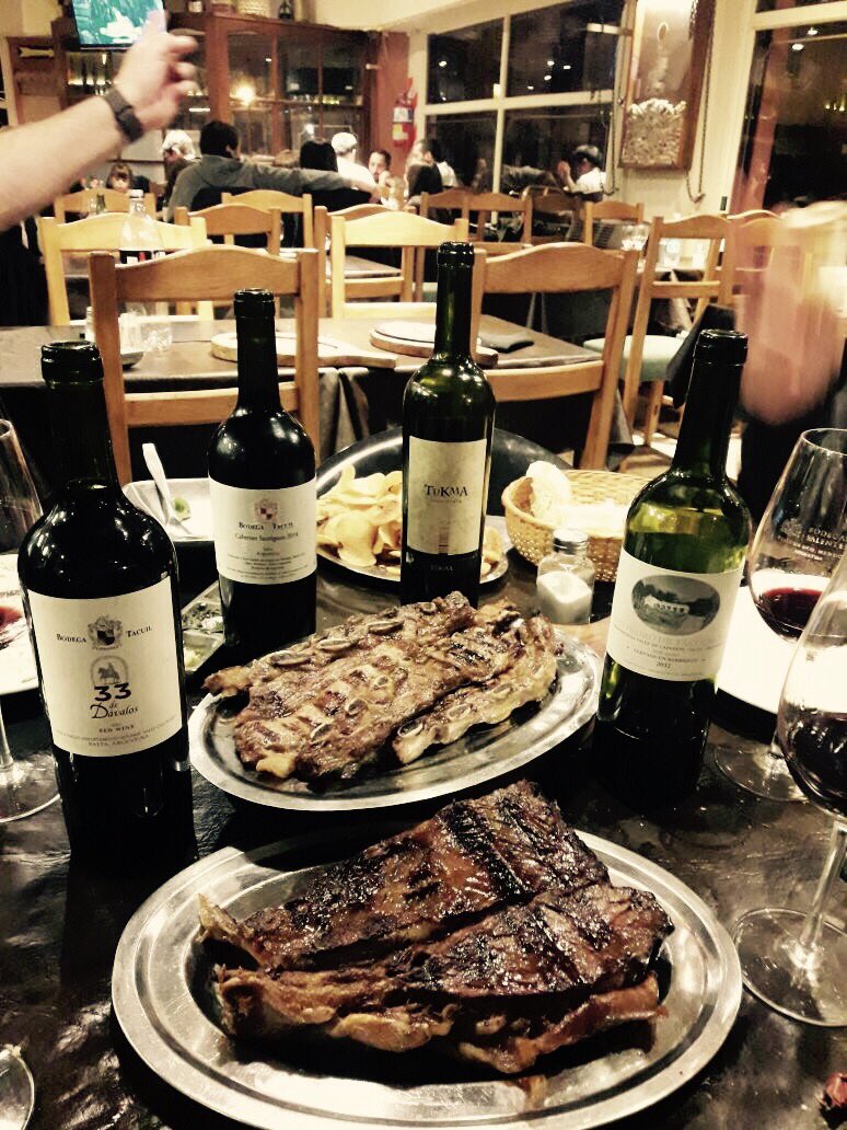 WineMDQ's tweet photo. Anoche Post Tinta cena con vinos norteños... que gran disfrute !!! @rauljdavalos @BodegaTukma https://t.co/nZV1V7KQt8