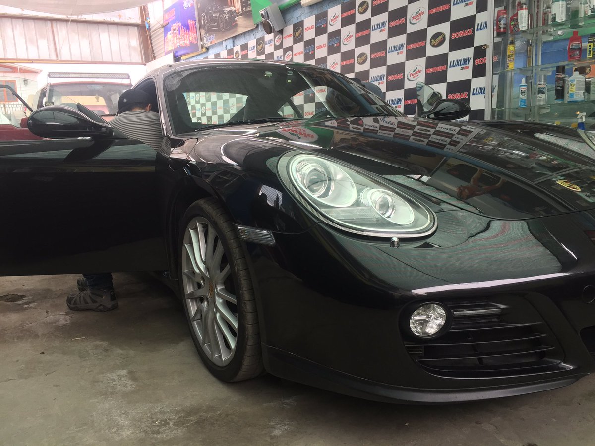 LuxuryChile's tweet photo. Buen #viernes comenzando en #luxurycarwash #antofagasta #porsche #carwash https://t.co/Ku2PQ2Kb0q