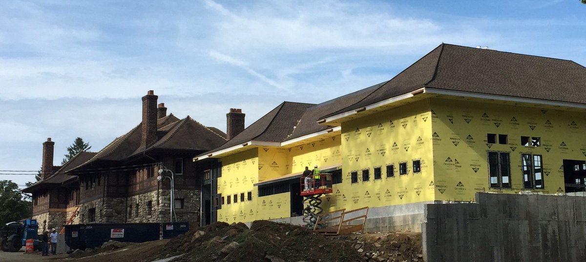 CaldwellWalshHQ's tweet image. An ordinary Friday on an out-of-the-ordinary jobsite where the extraordinary is unfolding.  #LeChateau #landmarkreborn #distinctiveevents