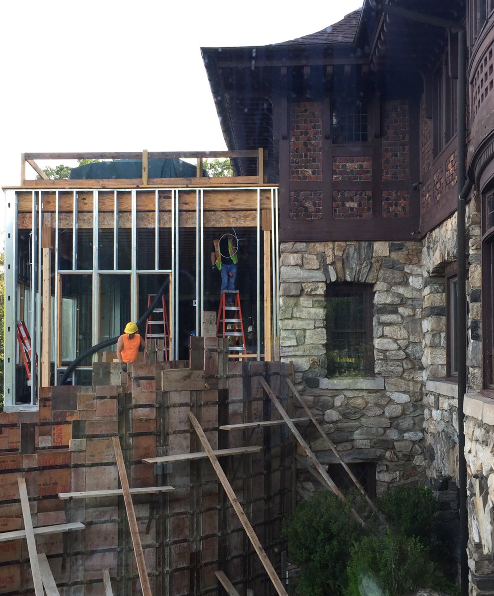 CaldwellWalshHQ's tweet image. An ordinary Friday on an out-of-the-ordinary jobsite where the extraordinary is unfolding.  #LeChateau #landmarkreborn #distinctiveevents