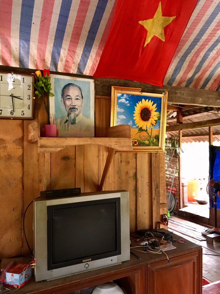 world_doris's tweet photo. Vietnam, interno giorno. Ultima puntata dai villaggi del nord con @lonelyplanet_it su @RadioCapital_fm, alle 17 https://t.co/ZUDgKBW7rH