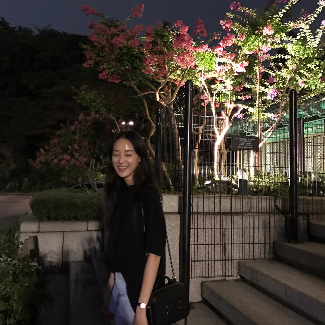 aftschoolsnaps's tweet photo. [JOOYEON INSTAGRAM(2P)] jupppal: 피부과 다녀옴 #물광 https://t.co/7w4hlHK0qI #kpopsnaps https://t.co/Ha0FwK2pbL