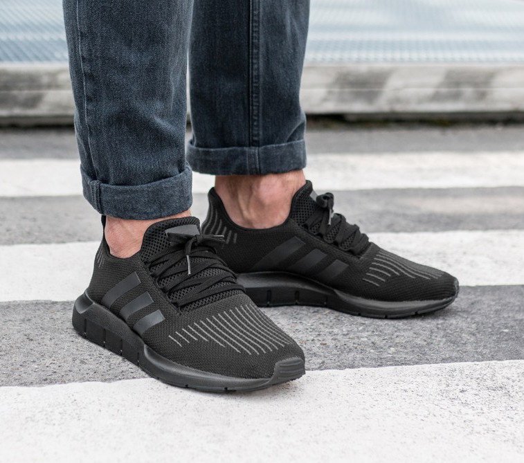 adidas swift runner black