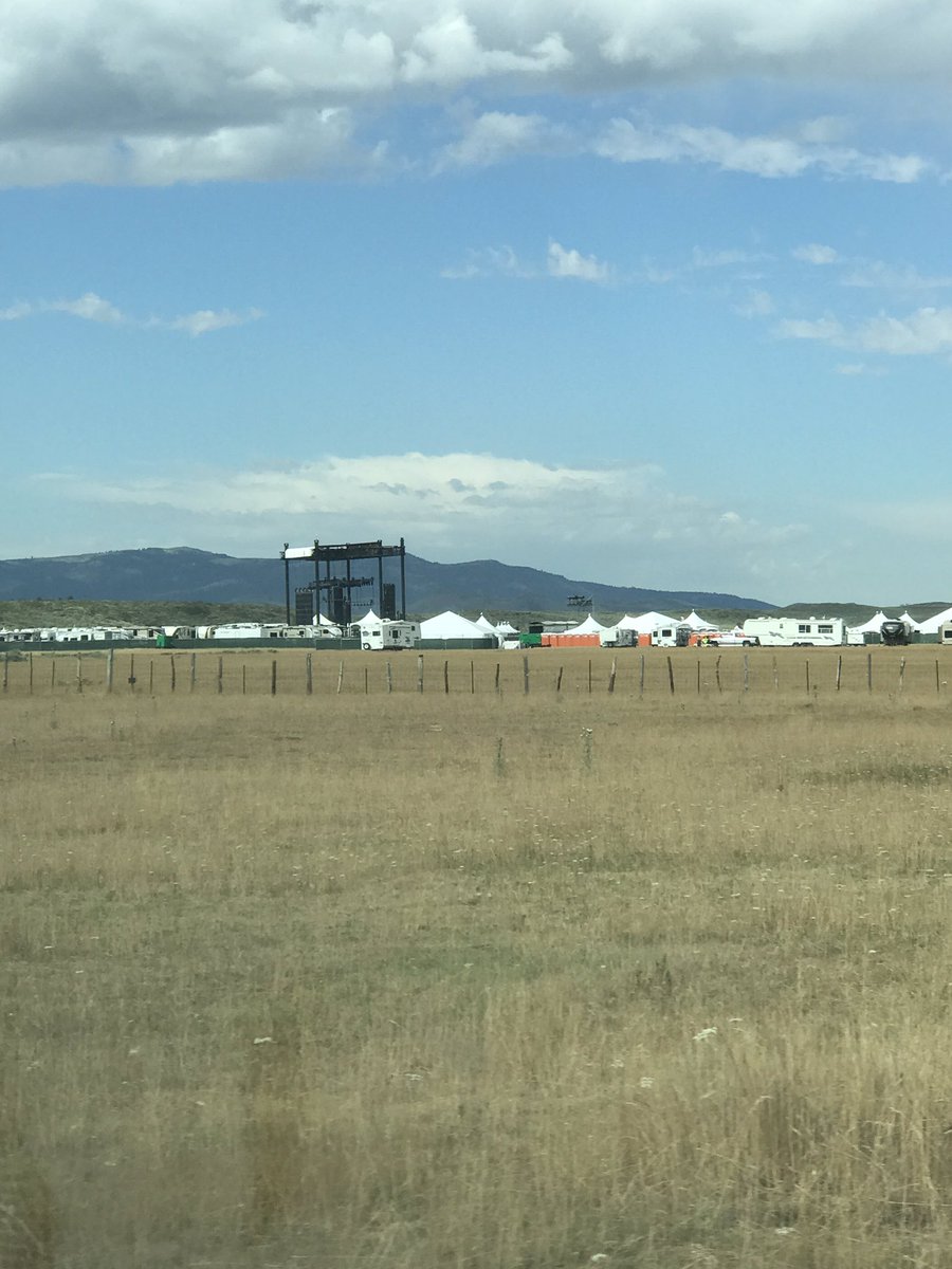 DawnLock02's tweet photo. @KeithUrban So excited to see you tonight at #MHCMF https://t.co/66YPNAd1gi