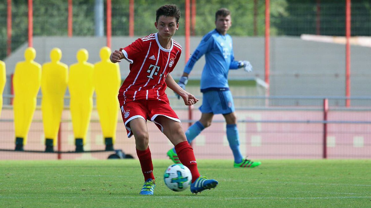 fcbayerncampus's tweet photo. Hier ist das #FCBjuniorteam am Wochenende im Einsatz: https://t.co/oILv5USMcS #packmas https://t.co/P5u0nSRVKI