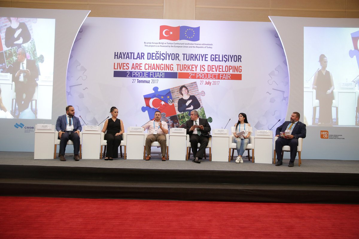 Ankara'da gerçekleşen 2. Proje Fuarı'ndan bazı kareler. @IKG_PRO <a href="/TufanAdiguzel/">Tufan Adıgüzel</a> <a href="/didolores/">Didem Yesil</a> @gnskc #turkisaretdili #tid #tidbau #EU #AB