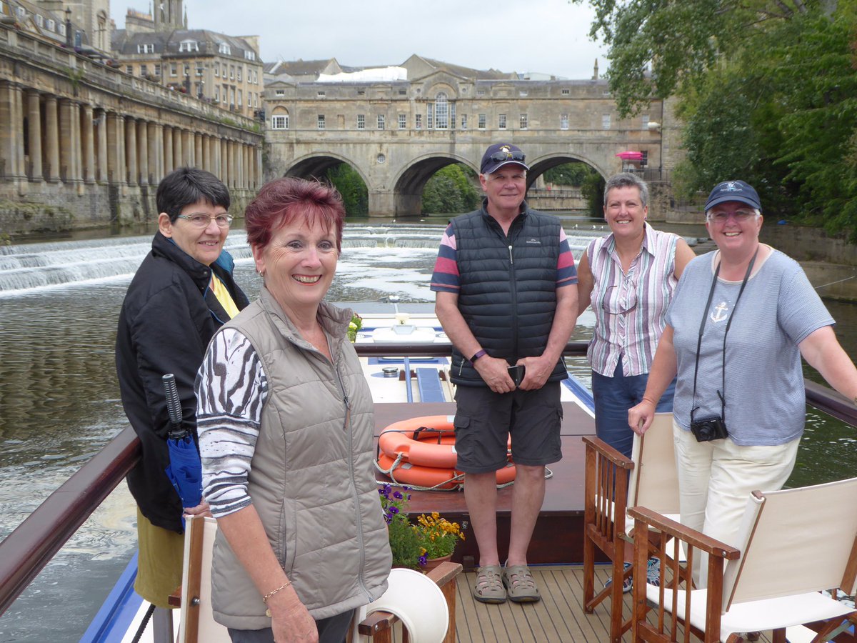 TheWessexRose's tweet photo. Great trip through #Bath #DeepLock and up to look at the stunning #Pulteney weir before heading downstream #boatsthattweet #canalhotelboat https://t.co/8yD4oHR9M4