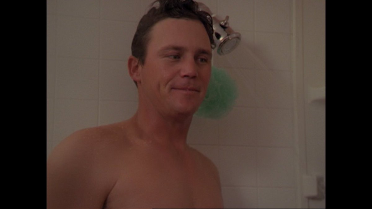 sb02574's tweet photo. How awkward must it be to film these type of scenes? @H_Combs @thebriankrause #Charmed https://t.co/cI0gfIZ20C