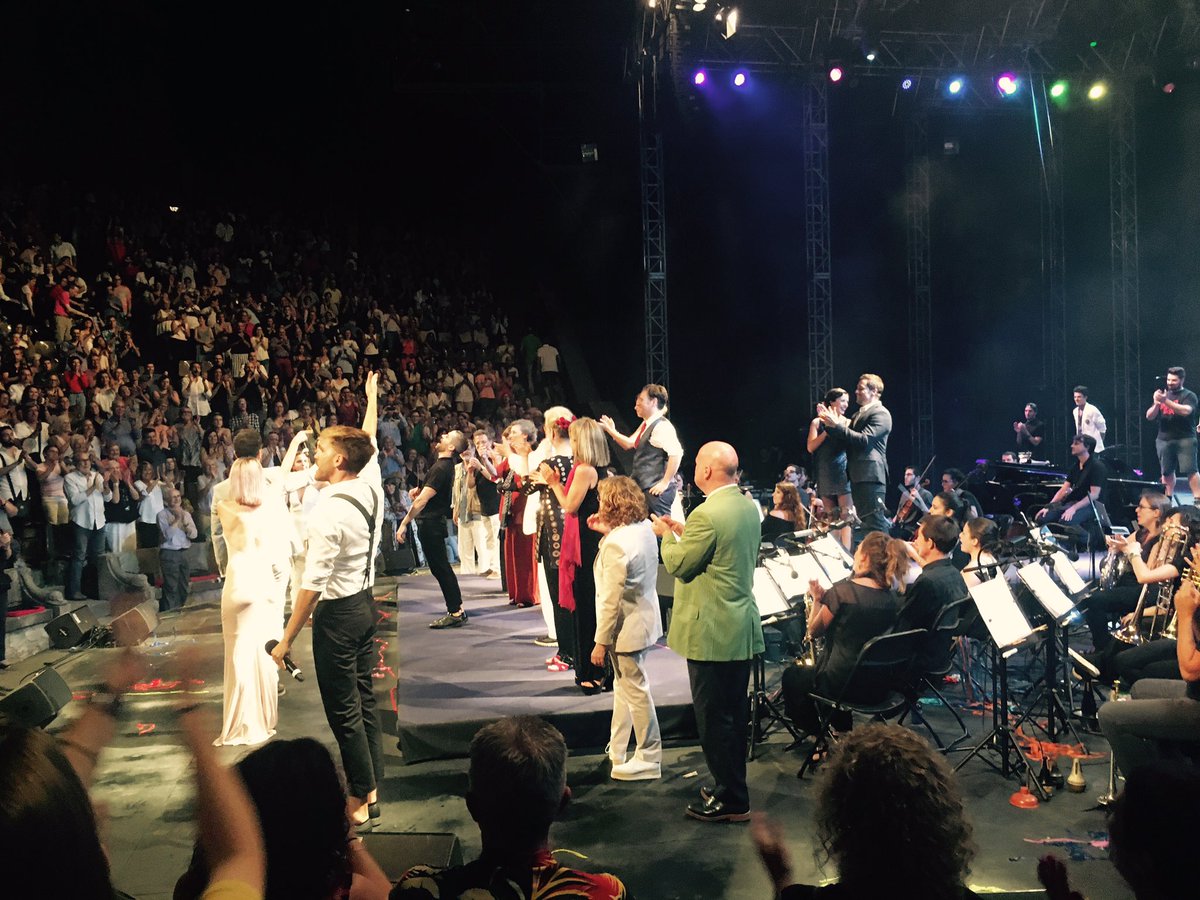 mardp10's tweet photo. Impresionante!Espectacular!Como he disfrutado #NitDeMusicals FELICITACIONES: @grecfestivalbcn @Teatralnet @daniel_angles #xaviertorrasmusic https://t.co/wqsDwgRqnz