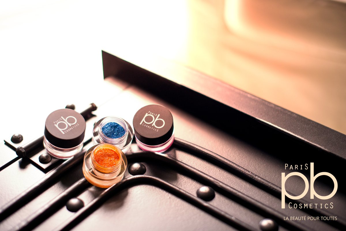 PBcosmetics_'s tweet photo. 🎉 Pour vos soirées d’été, un makeup scintillant avec nos poudres de diamant ! https://t.co/G9dIxzcZBo #pbcosmetics #makeup #ombreàpaupières https://t.co/BrU4Qksslt