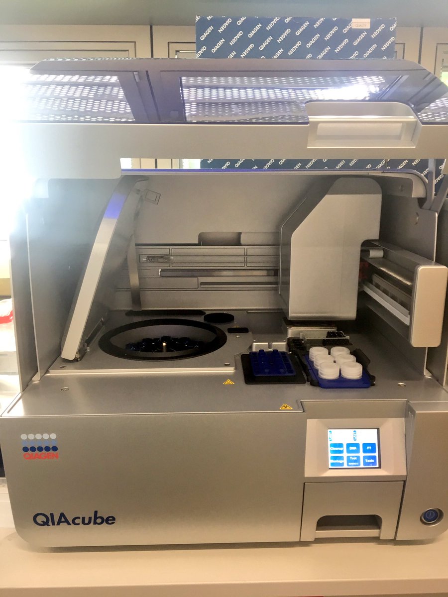 iGEMHeidelberg's tweet photo. The light shatters on our brand new #QIAcube - we love you @QIAGEN ! Thanks so much😍😍 https://t.co/ZkVYcBTcat