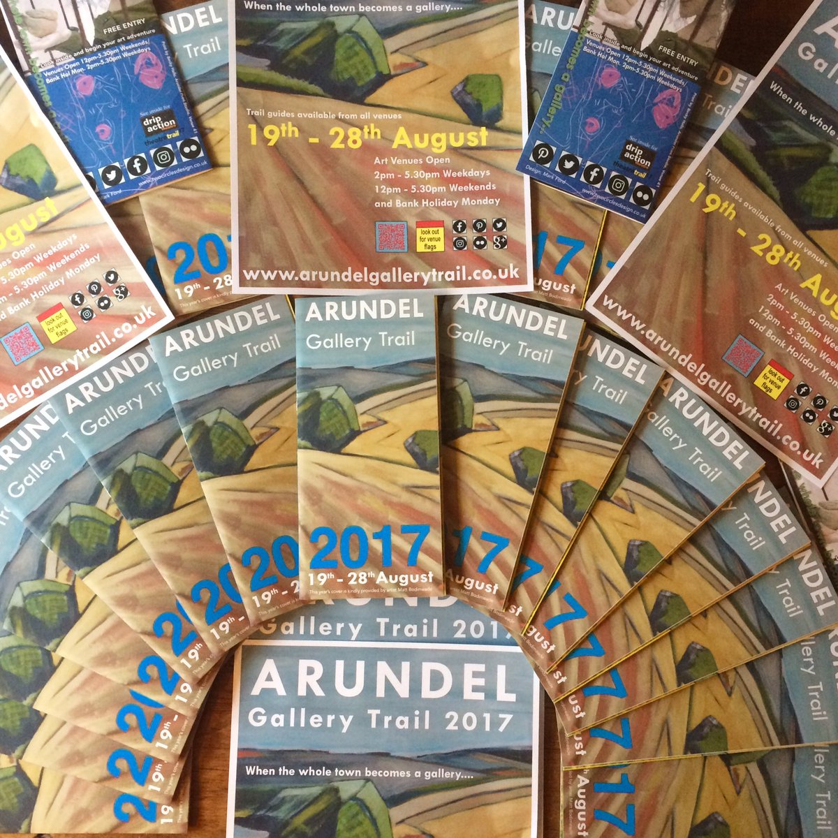 ArundelArtTrail's tweet photo. #10,000brochures #arundelart @arundelfestival thanksto@ProjectGallery1 @panda_creative #ready4launch https://t.co/PVuRD8ysPL
