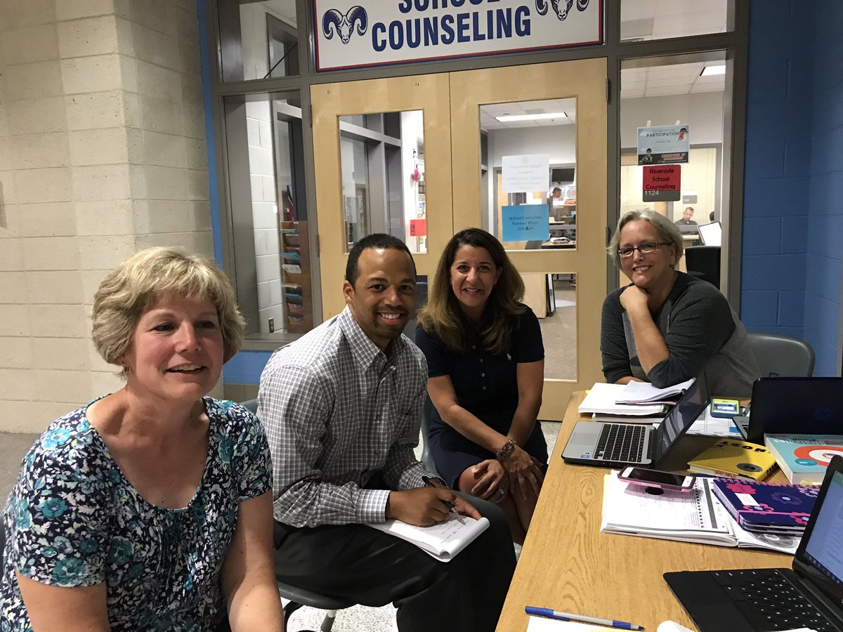MichelleCPicard's tweet photo. Administrators istrators plan with teams @BRMSbulldogs @TCRWP #LCPSri2017 https://t.co/Vp0yaA8gQO