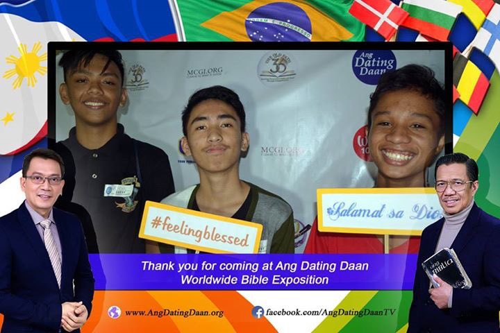 BobetSays's tweet photo. Guests enjoy free photo booth souvenirs from WBE. Thanks be to God! Till next time God Willing! ^^ @mcgidotorg #TimeForBiblicalWisdom https://t.co/FCSCzF8Mm9