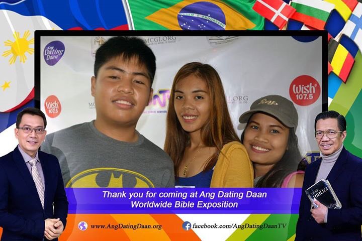BobetSays's tweet photo. Guests enjoy free photo booth souvenirs from WBE. Thanks be to God! Till next time God Willing! ^^ @mcgidotorg #TimeForBiblicalWisdom https://t.co/FCSCzF8Mm9