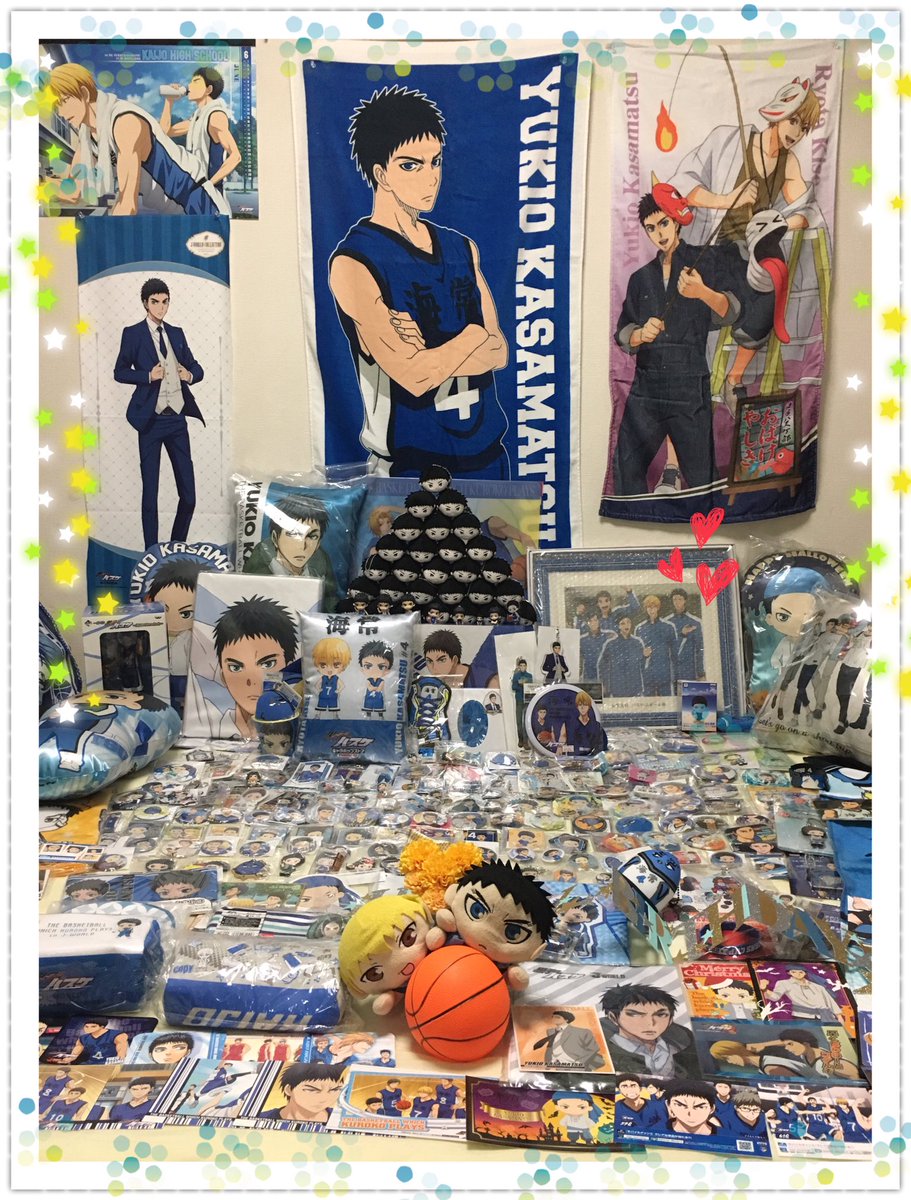 sasa7rainbow's tweet photo. お誕生日おめでとう。
今年は少し頑張りました(*´꒳`*)❤️今まで出たグッズたちを1ずつ並べてたくさんの思い出に浸りながら飾り、もちマスはピラミッドに(笑)
ケーキはバスケットボール🏀で想いを込めて。
おめでとう。大好き。2017,7,29

 #笠松幸男生誕祭2017 https://t.co/PK1LY4M3Nn
