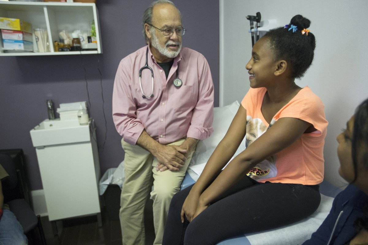 uoftcpd's tweet photo. 1 in 3 refugees and immigrants seeking care are a child or youth. via @torontostar #ChildDev2017 https://t.co/4wvylTEqI0 https://t.co/VvliEOYHym