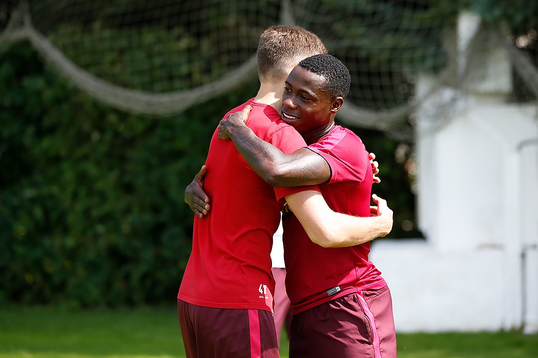 SpartakMoscowEN's tweet photo. Reunited with @QPromes, Ivelin Popov and the rest of his teammates on the field at Tarasovka.

#RedWhites #TogetherStronger https://t.co/VpG4ZQvUUu