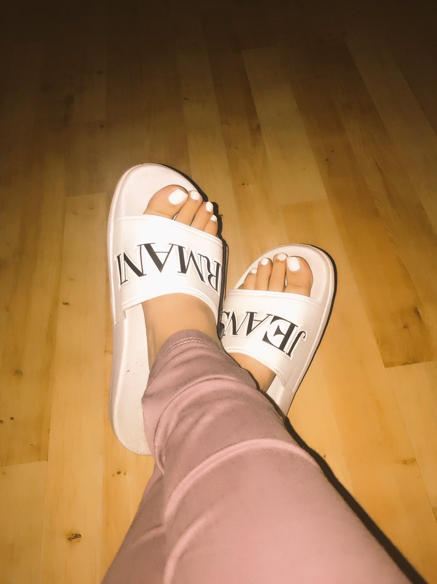 Petboyslave's tweet photo. Line up &amp; pay Goddess Priya what's hers Friday = pay day 💳💷💸 @Goddesspriya4u @cashpointmeets @BritFootBabes @RTfeet @BrokeRTPig @rt_feet https://t.co/jILgf9IPz4
