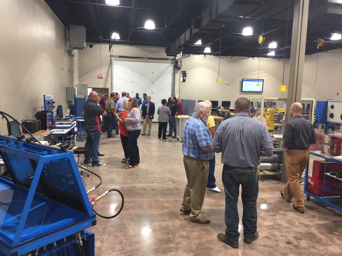 JPSHurricane's tweet photo. Almost time for ribbon cutting for the new Industrial Program @neactc! #neactc #CaneClassroom https://t.co/szrJsd9DSd