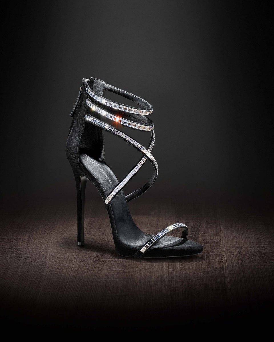 giuseppezanotti's tweet photo. Presenting a first look at the new season #GiuseppexJennifer capsule collection, co-created by #GiuseppeZanotti and @JLo. https://t.co/YzA1c7JPB0