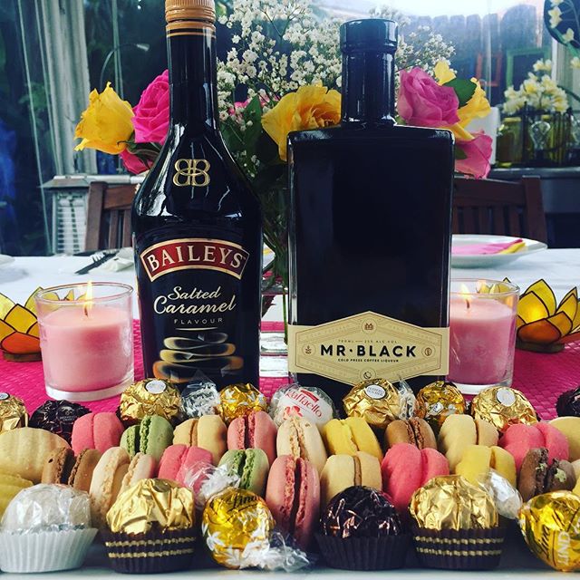 Mr Black coffee and a few sweet nibblies for morning tea 📷: @mslunchalot from Instagram