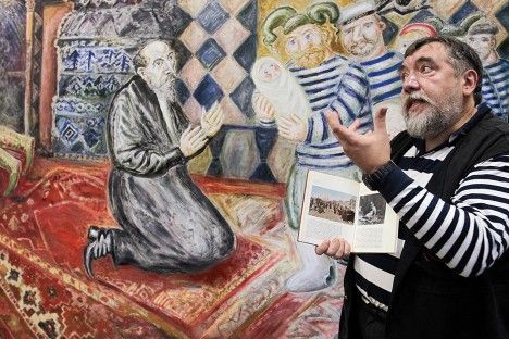 Pushkin_House's tweet photo. How #StPetersburg’s creative offbeat #Mitki artists became living legends https://t.co/6hajQCf285 https://t.co/ytEZuoPSyb