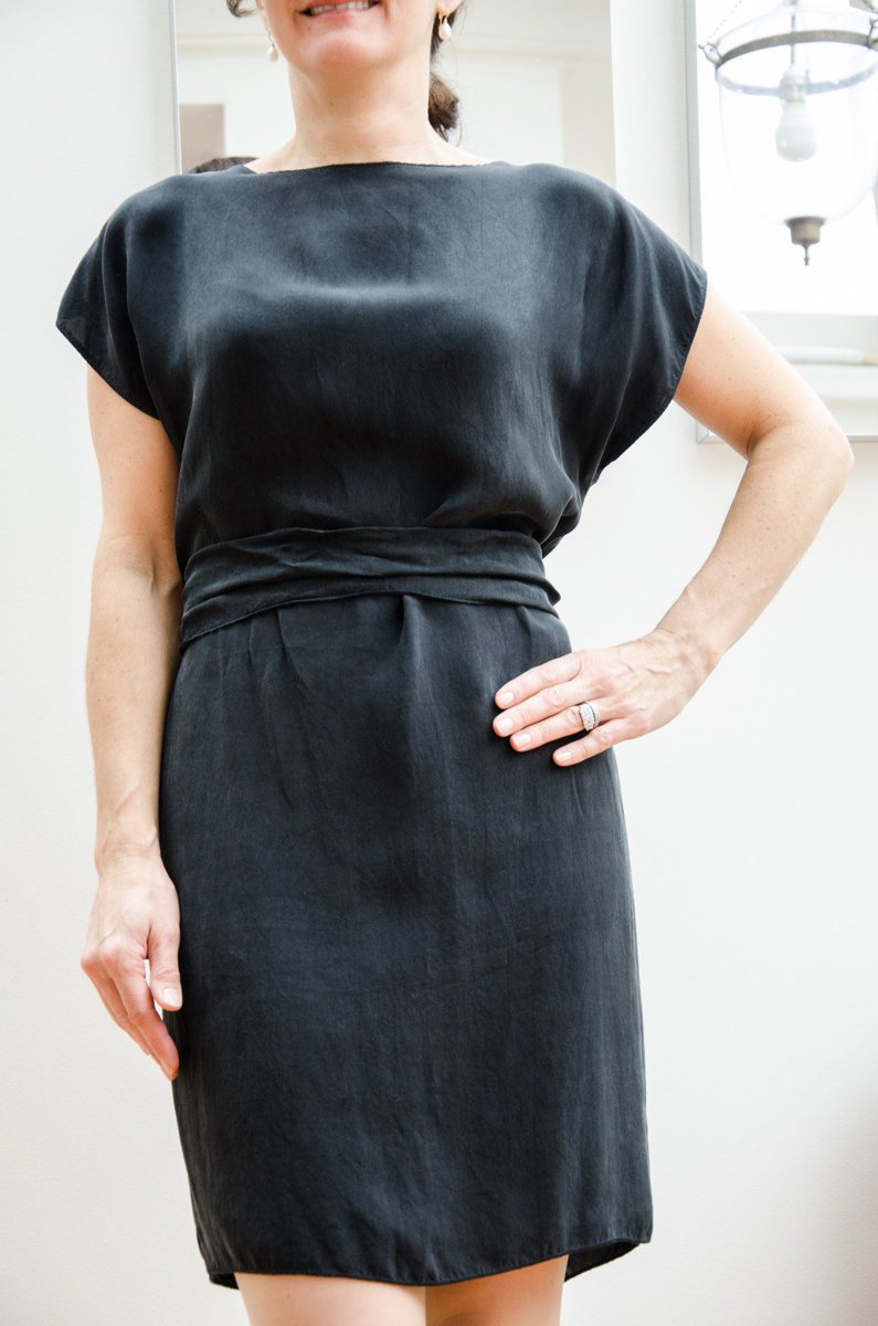 LisaWDesigns's tweet photo. The Nadia Dress https://t.co/BtcQZtm4rs https://t.co/RCSRjVYALI