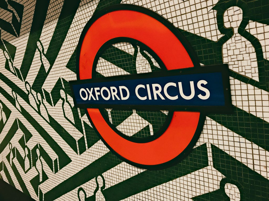 iheartplaces's tweet photo. How to #Travel Solo in London https://t.co/KcuIhoKz3A https://t.co/FKi8HPVon1
