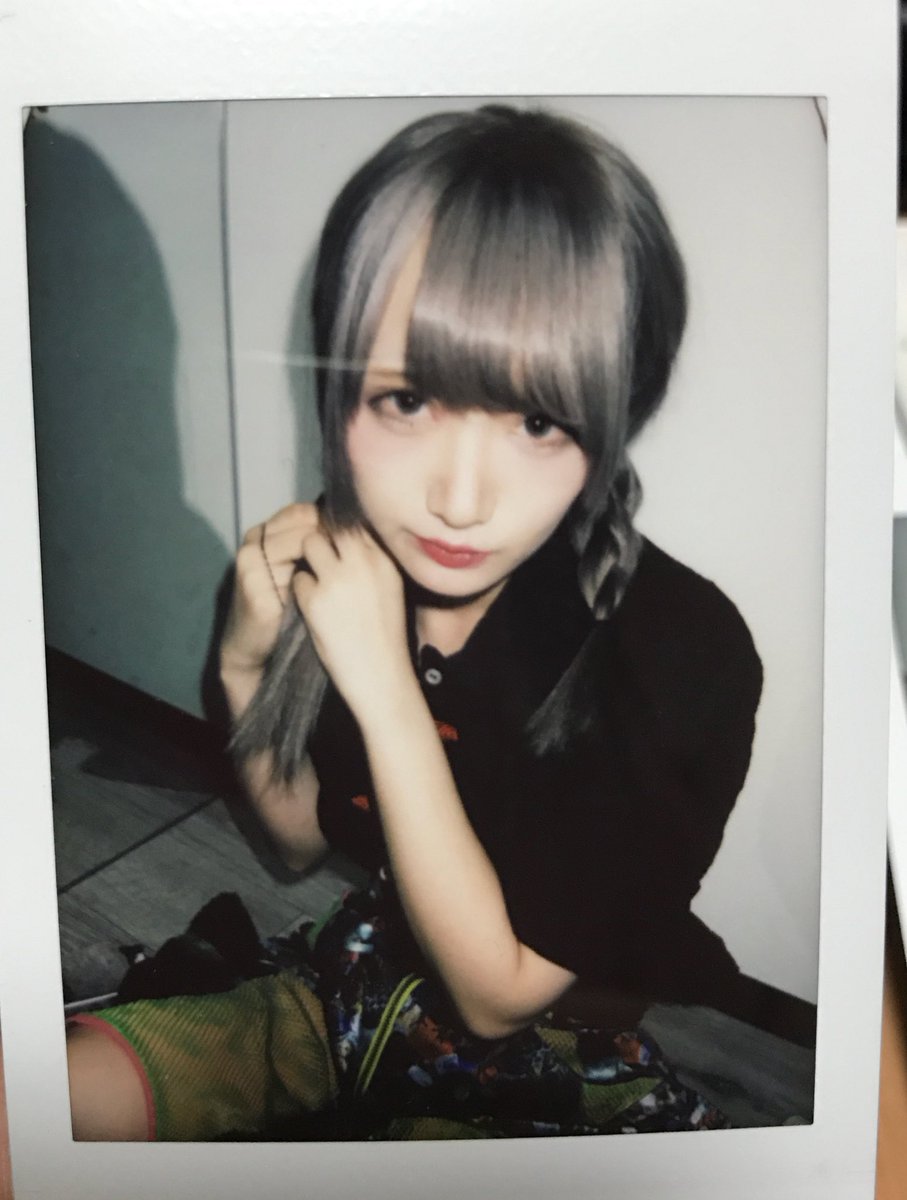 usaneBBA's tweet photo. きっと最初で最後のアイドルライブだろう。気になってたDEVILGUNのラストライブ見れてよかった。音源よかったのにCDになってないのはもったいないと思った。当日だったのにチェキ付いててなんか得した気分。 #アイドル #DEVILGUN https://t.co/5akh9gK5XM