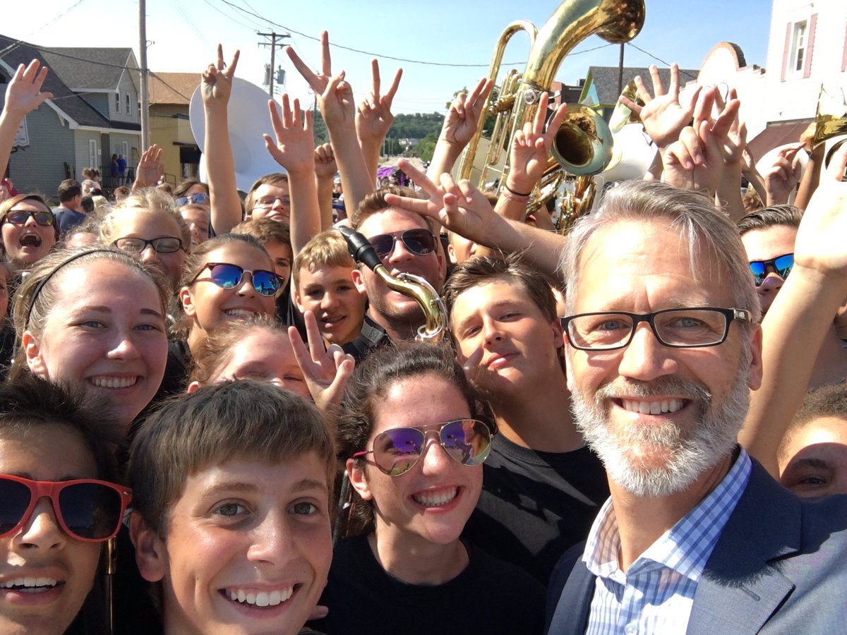 RetiredSupt_DK's tweet photo. Hanging out with @greatdaystlouis, @LauraKHettiger and the @eurekabands! Perfect way to wrap up the week! @rockwoodschools @EHS_hub https://t.co/Hr1PQApgWa