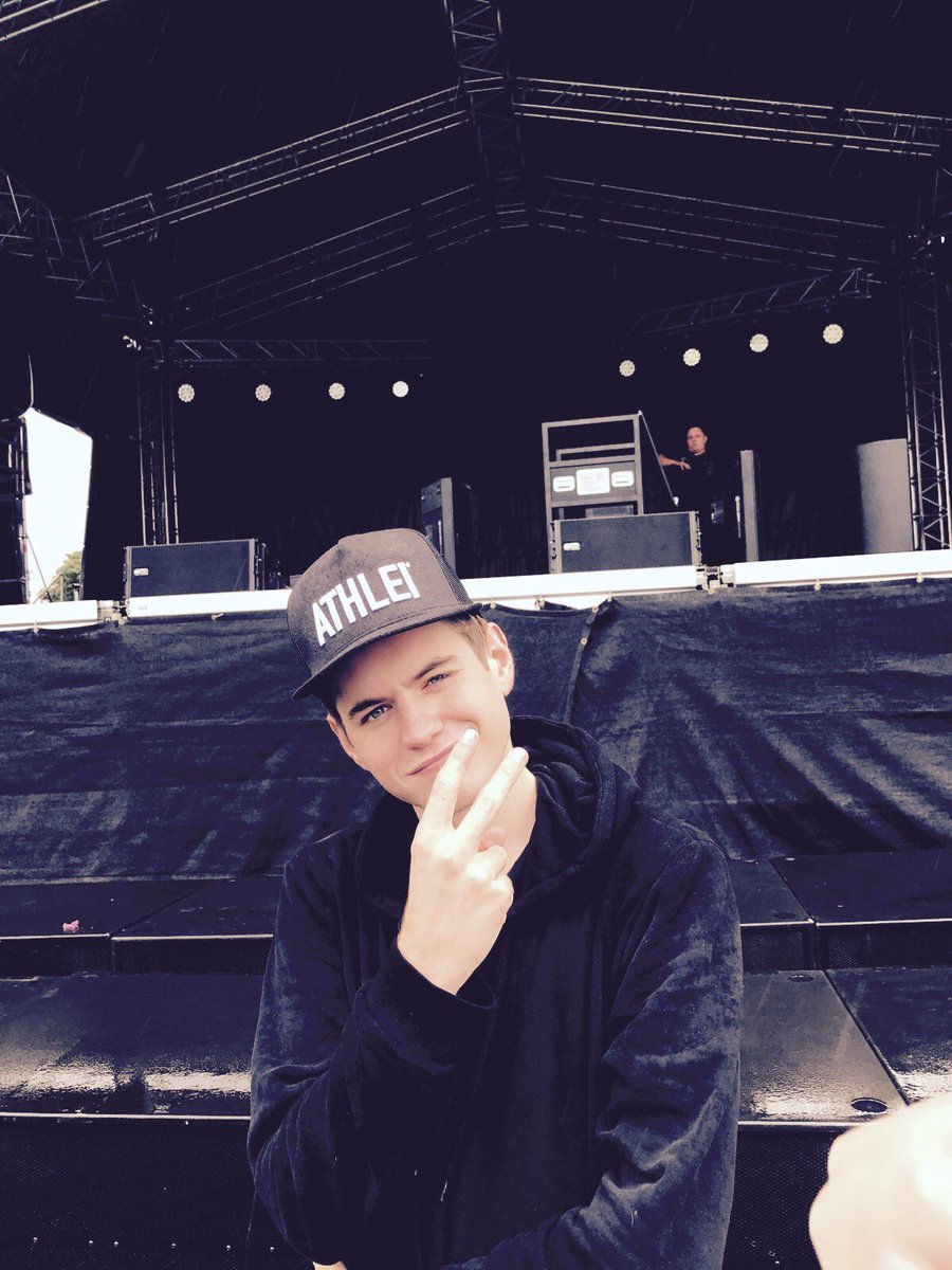 athlei_'s tweet photo. @richiefromtaken @SteFromTaken @EoghanFromTaken @TakenOfficial 🔥🔥 #ATHLEI #music #taken #newcastle https://t.co/EGzJkDE5xr
