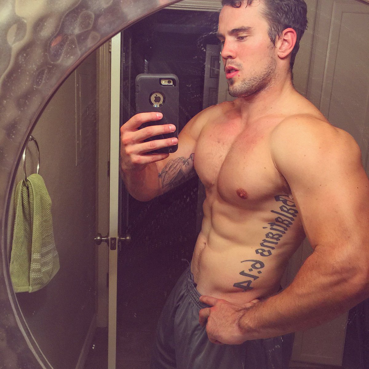 ToniCisco's tweet photo. Back up to 238 then starting my 17 week slow slow cut on the 19th https://t.co/QpiaUKZYjl https://t.co/Ym648hhM0O