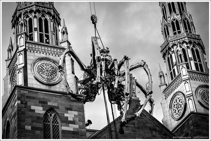 sd3design's tweet photo. #Kumo descends @lamachinefr incredible theatrical performance @2017ottawa @ottawacity @canada150th #sd3design #photograghy https://t.co/jK59eIwt7U