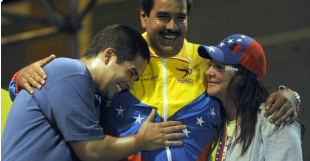 ➡Se gastan el sueldo de 1.000 venezolanos
➡2 hijos de Maduro
➡En 18 días 
➡En el hotel Ritz de Madrid 

Es la justicia social de #Venezuela!
