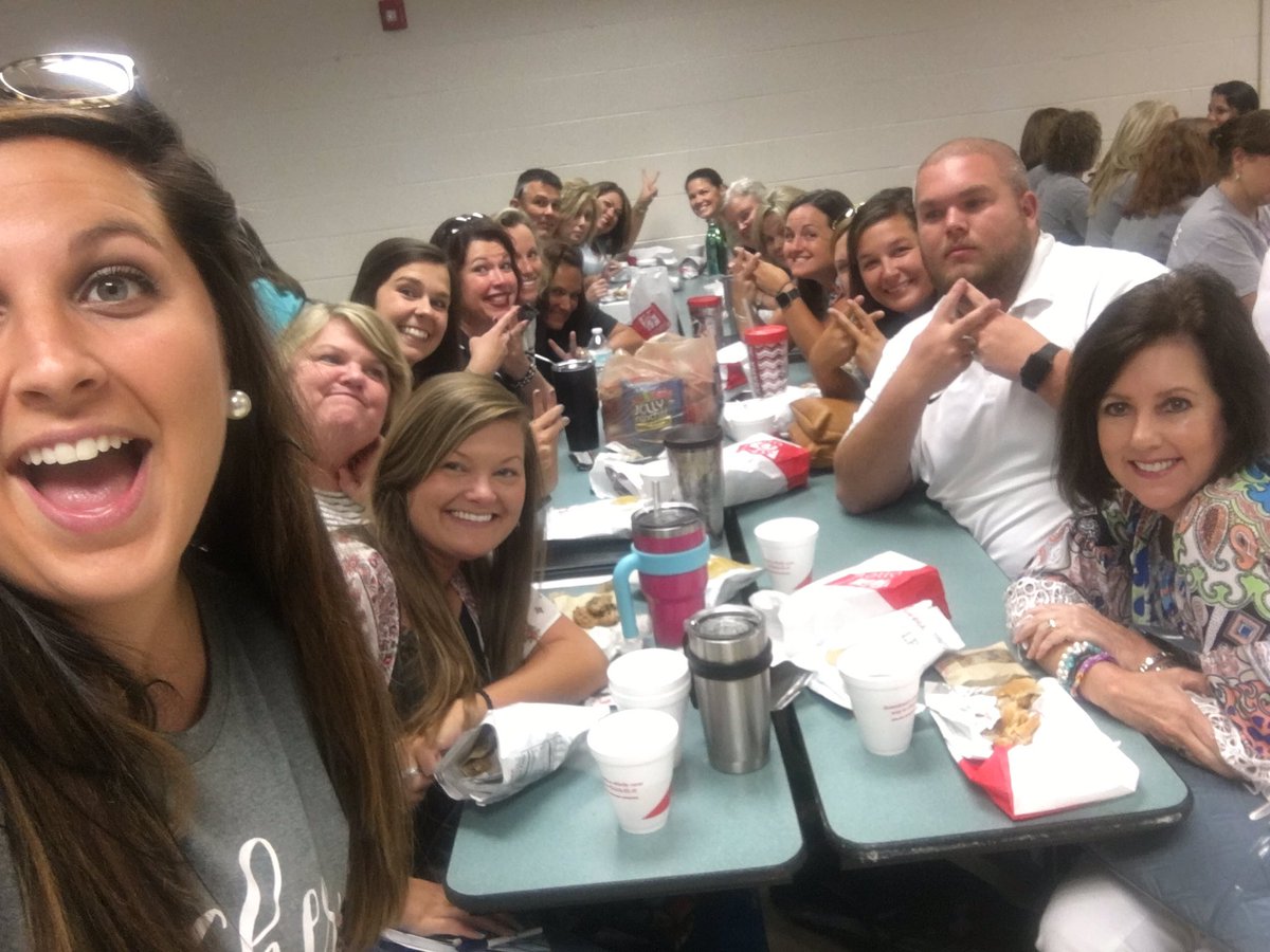 beckymcfab5's tweet photo. Pepperell Middle takes on Kick Off Classic 2017! #targetschool #commit @FloydCoSchools https://t.co/y5EpmlRGWU