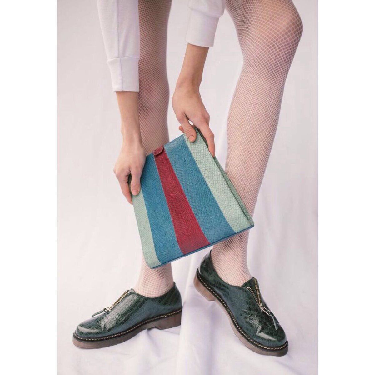 local_9F's tweet photo. Zapatos verdes de @polcazapateria 
..
Lookbook invierno @modacltienda https://t.co/pk5SsAZXVB