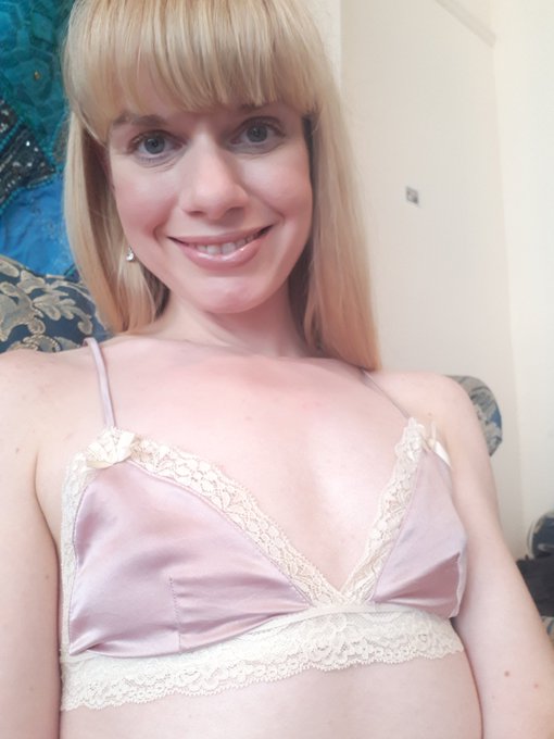 Chilling in free chat 😁😙 https://t.co/CAAF0cwyy6 @team_tiny_tits @CAMabis_Society @camwhor @GYNTK @BritishBabesInc<a href="/tag/blondes"class="tags"><span>#blondes</span></a><a href="/tag/girlnextdoor"class="tags"><span>#girlnextdoor</span></a><a href="/tag/nudemodels"class="tags"><span>#nudemodels</span></a><a href="/tag/tits"class="tags"><span>#tits</span></a><a href="/tag/camwhore"class="tags"><span>#camwhore</span></a>