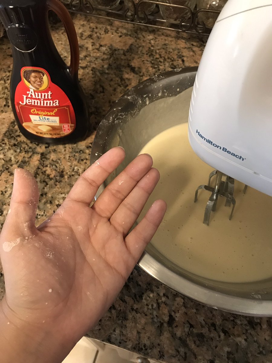 john_stewart5's tweet photo. My hands look like this so his plate can look like that. #WifeyMaterial #TheBreakfastClub https://t.co/Whvv5TAnrB