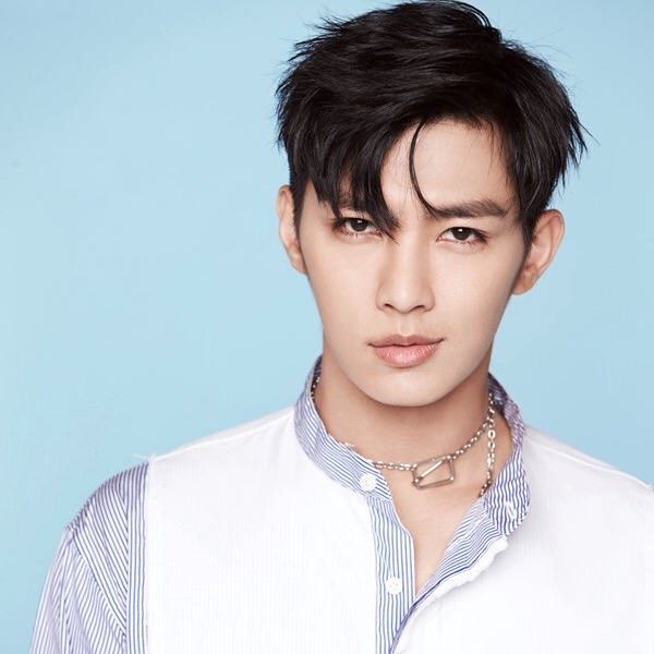 yanyalun2011's tweet photo. One in a million 😍😍😍
#aaronyan #yanyalun #magazine2017 #chic #taiwaneseidol #love #vnfc #viêm_á_luân https://t.co/dMynOEVUDm