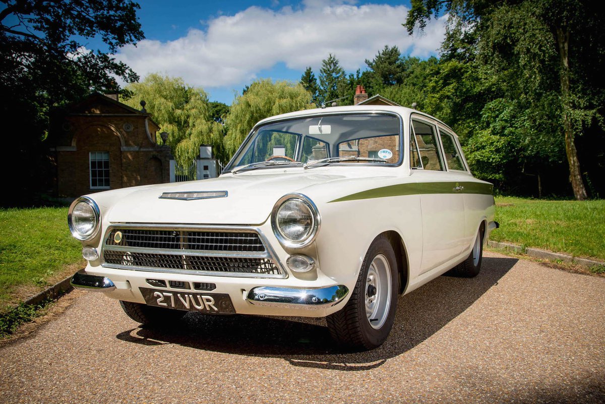 adrianflux's tweet image. The cars we feature on our Forever Cars site are often love/hate - but surely everyone loves Peter's Lotus Cortina 
adrianflux.co.uk/forever-cars/t…