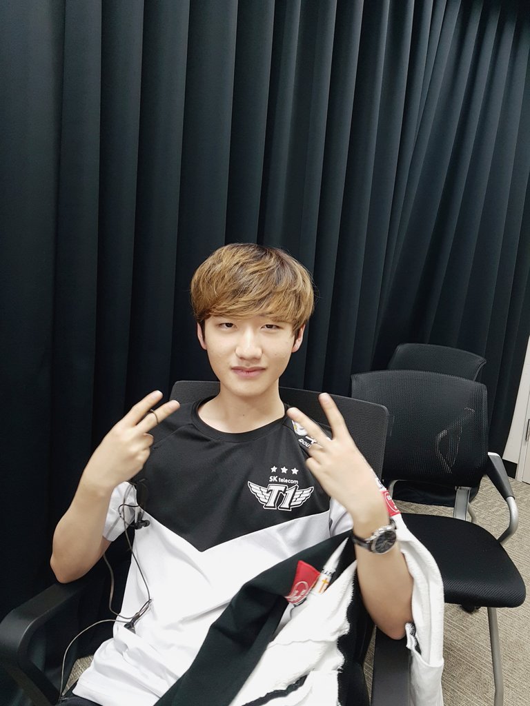 T1LoL's tweet photo. 20170728 #SKTWIN 😉 https://t.co/a3tIWxAclg